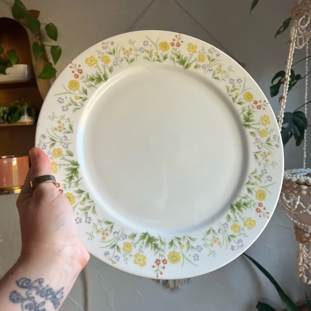 Vintage Crescent China Flora 5723 Japan 10.5” Plate